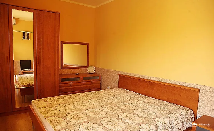 Krimovice'de yüzme havuzları ve geniş bir arsa ile iki Villa
