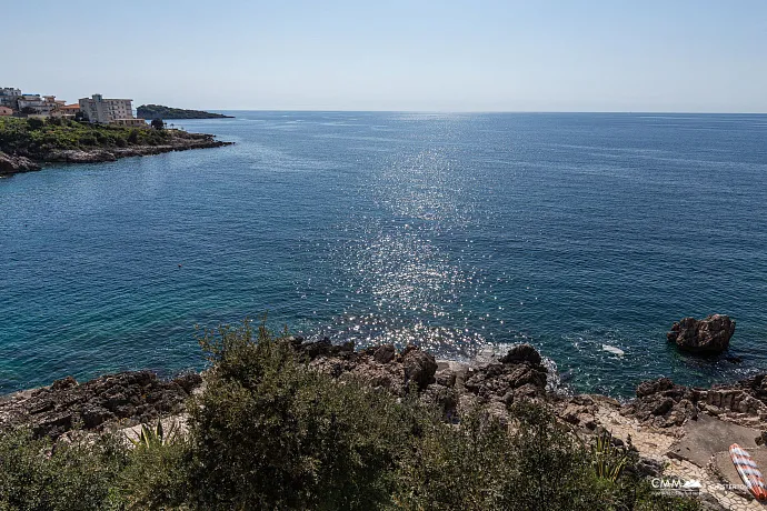 Utjeha'da panoramik deniz manzaralı geniş ev