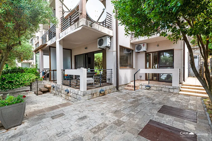 Seoce, Budva'da 57 m² Daire + 45 m² Teras