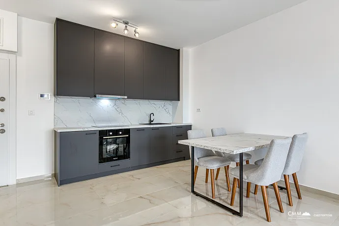 Işık Alan İki Yatak Odalı Daire Bar’da