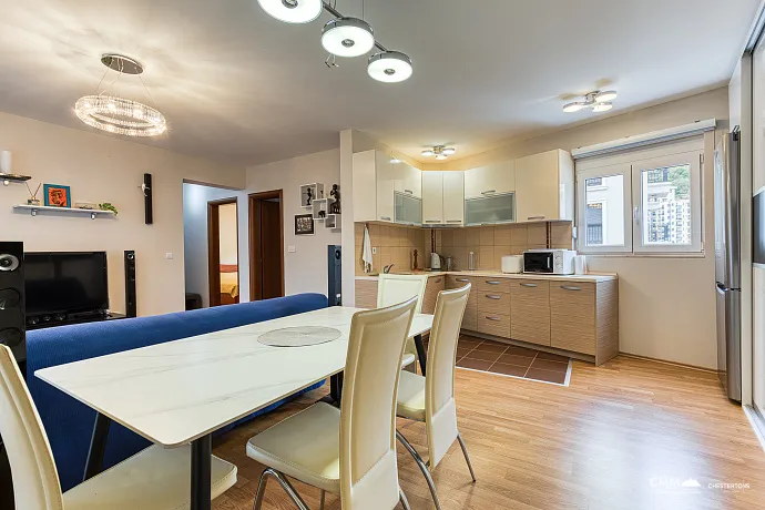 Bečići’de 2 yatak odalı daire