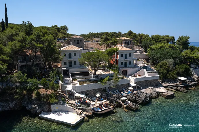 Luxury Seafront Villa Lustica 