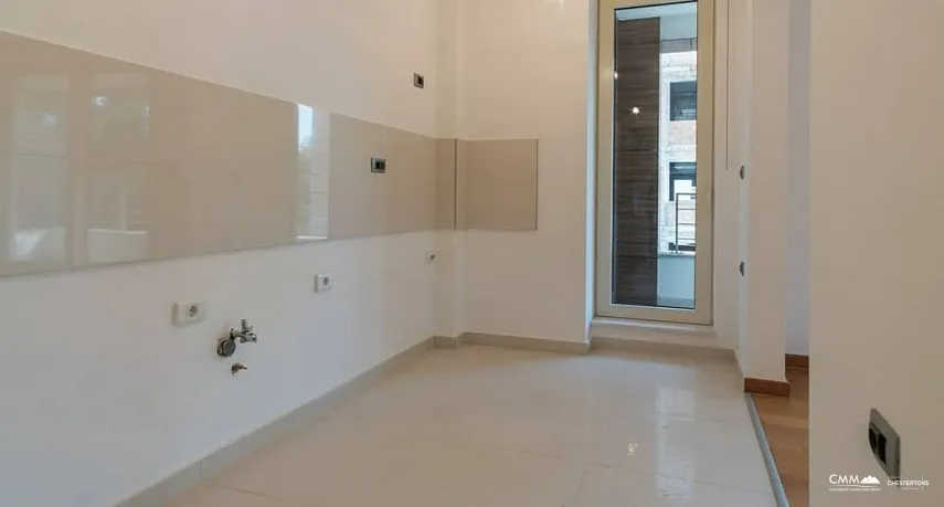 Podgorica'nın Lüks bölümünde üç yatak odalı daire