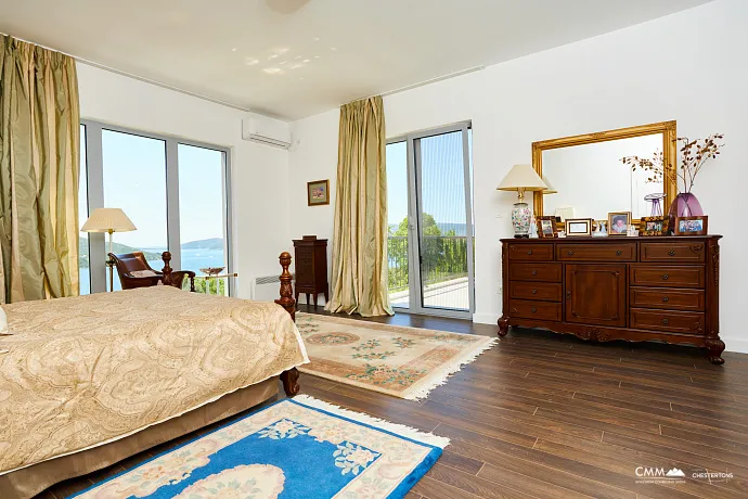 Kumbor’da 335 m² toplam alana sahip geniş bir ev