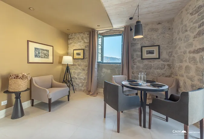 Kotor yakınında yüzme havuzlu mini otel