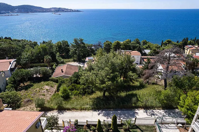 Šušanj’da deniz manzaralı arsa, plaja 150 m — 950 m²