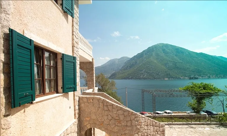 Kotor'da lüks villalar