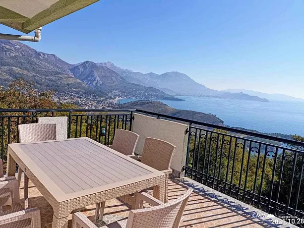 Zagrađe, Sutomore'de üç daireli ev — 450 m²