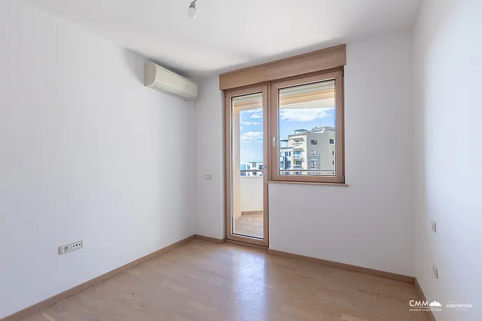 52 m² Daire, Deniz Manzarası ve İki Teras ile Bečići'de