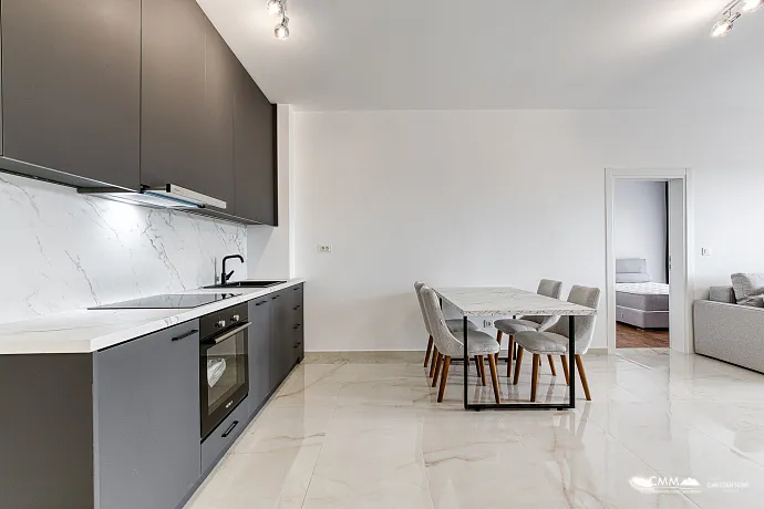 Işık Alan İki Yatak Odalı Daire Bar’da