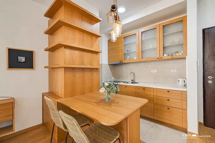 Bečići'de Modern ve Tamamen Eşyalı Satılık Daire