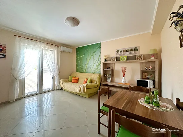 Lustica Bay yakınında havuz ve spa bulunan mini otel