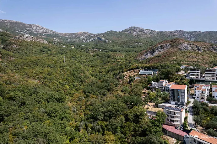 KAMENOVO VE SVETI STEFAN YAKININDA EŞSİZ BİR YATIRIM FIRSATI