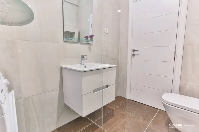 Bečići'de üç odalı daire, 86m²