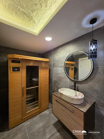 Denize 300 metre mesafede özel saunalı lüks 3 yatak odalı daire – Bečići (107 m²)