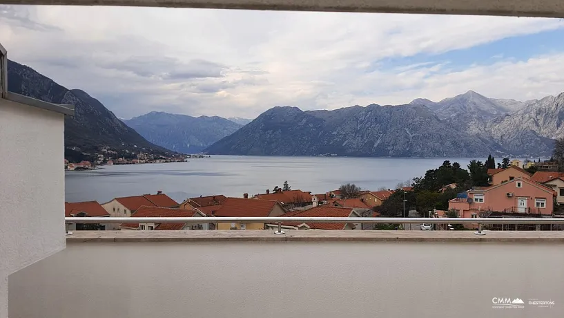 Kotor Dobrota'da denize yakın satılık daireler