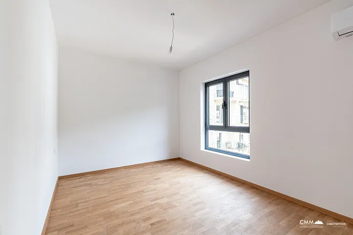 Bečići’de Deniz Manzaralı 64 m² Geniş Daire