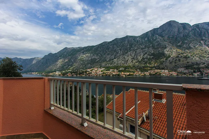 Kotor'da panoramik deniz manzaralı satılık daireler