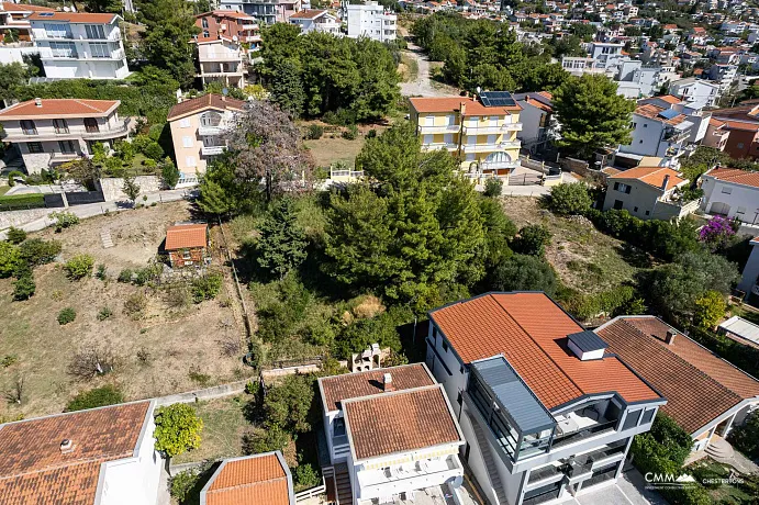 Šušanj’da deniz manzaralı arsa, plaja 150 m — 950 m²