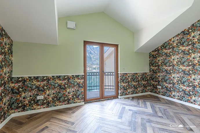 Lüks bir üç katlı villa — Kotor