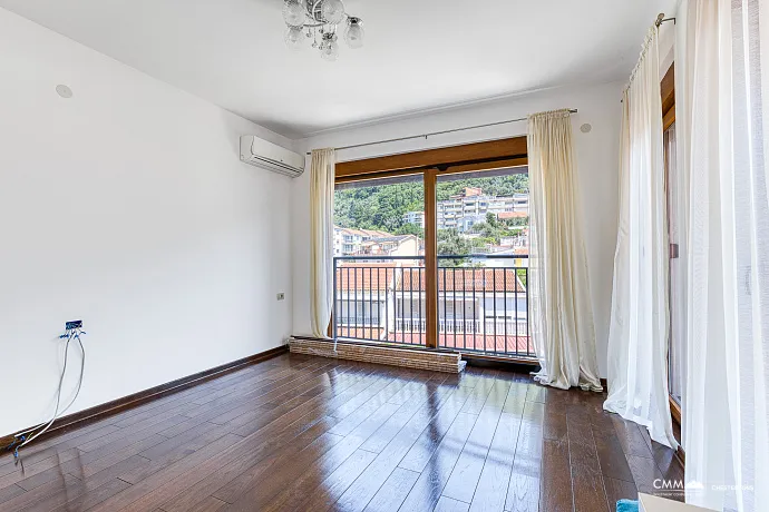 Petrovac'ta 3 odalı daire