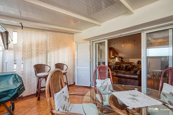 Bečići’de 64m² bir yatak odalı daire