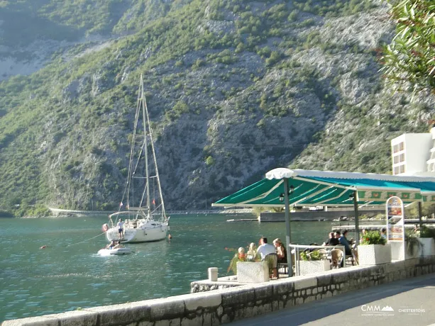 Kotor'da deniz manzaralı villa