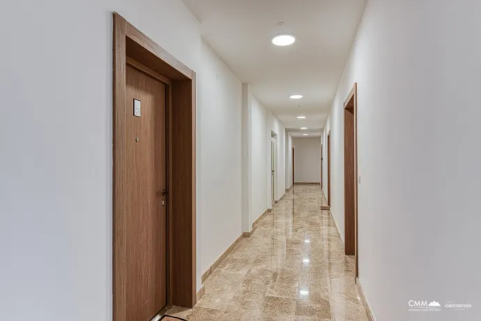 Deniz yakınında Bečići’de bulunan kompleks