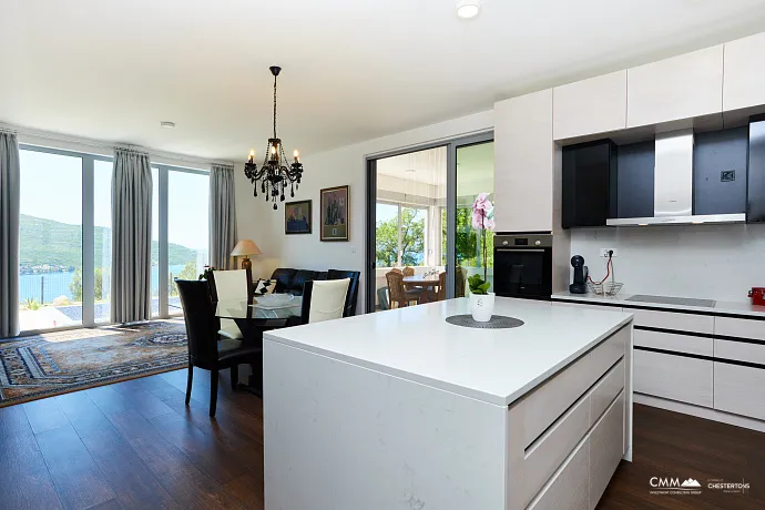 Kumbor’da 335 m² toplam alana sahip geniş bir ev