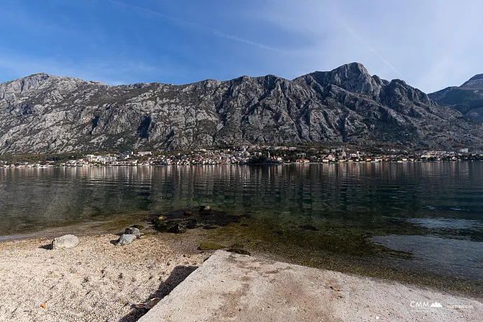 Lüks bir üç katlı villa — Kotor