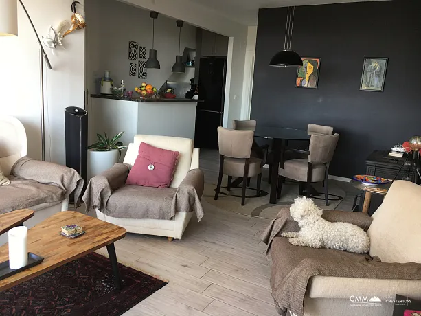 Petrovac'ta Akdeniz Manzaralı Dubleks Daire, 104 m²