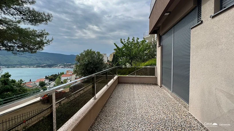 Herceg Novi'nin merkezinde mükemmel villa