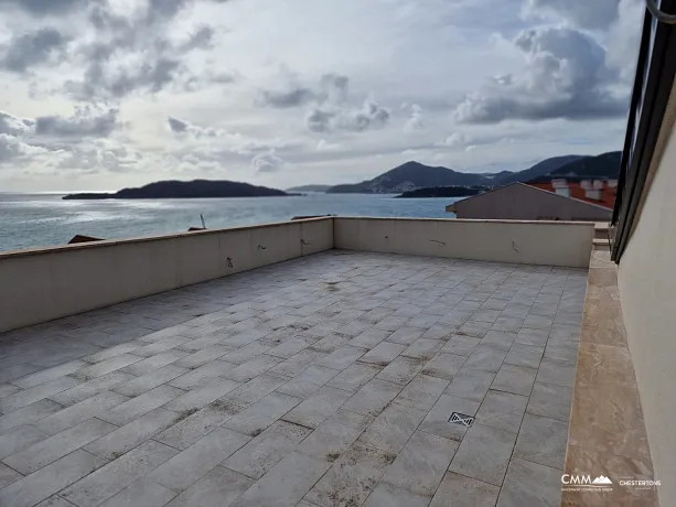 Przno'da iki yatak odalı ve panoramik deniz manzaralı daire