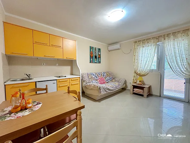 Lustica Bay yakınında havuz ve spa bulunan mini otel