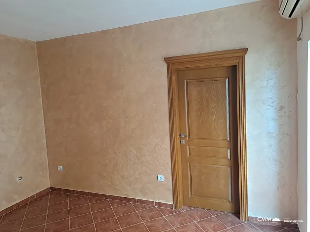 Bijela'da denize sadece 200 metre mesafede tek yatak odalı daire