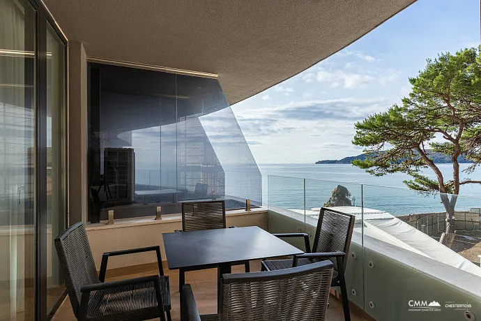 Bečići’de lüks şekilde döşenmiş daire satışa sunulmuştur. Bu fırsat gerçekten kaçırılmamalıdır.