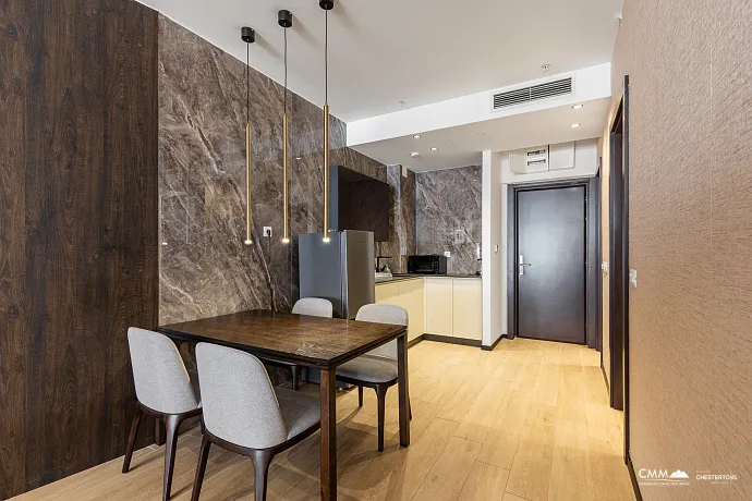 Bečići’de lüks şekilde döşenmiş daire satışa sunulmuştur. Bu fırsat gerçekten kaçırılmamalıdır.