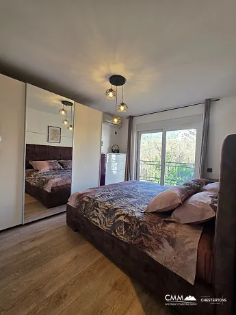 Denize 300 metre mesafede özel saunalı lüks 3 yatak odalı daire – Bečići (107 m²)