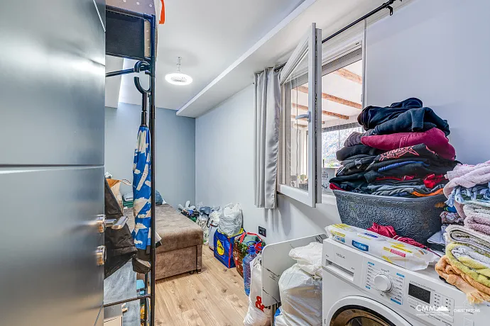 Kotor Eski Şehir, deniz ve dağ manzaralı, yenilenmiş 4 yatak odalı 120 m² ev