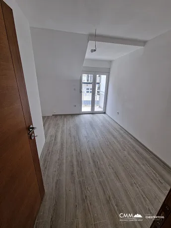 Igalo'da deniz manzaralı üç yatak odalı dubleks daire