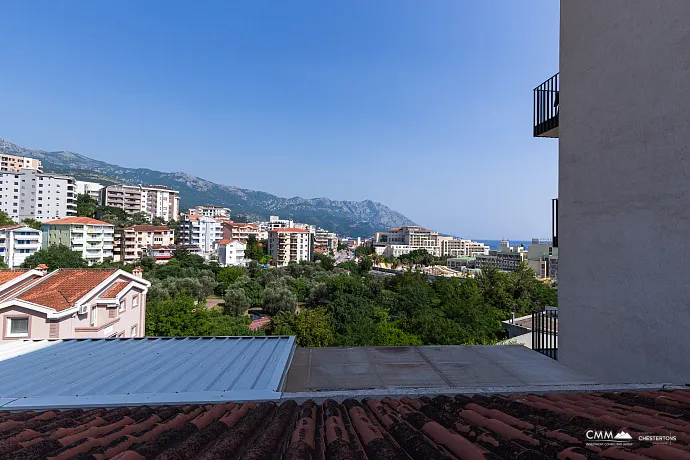 Bečići’de 64m² bir yatak odalı daire