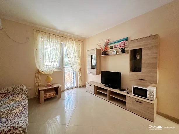 Lustica Bay yakınında havuz ve spa bulunan mini otel