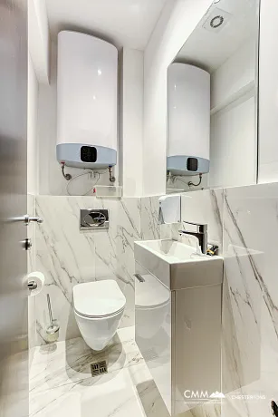 Bečići’de lüks şekilde döşenmiş daire satışa sunulmuştur. Bu fırsat gerçekten kaçırılmamalıdır.