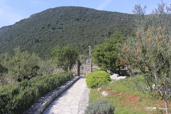 Deniz manzaralı lüks villa