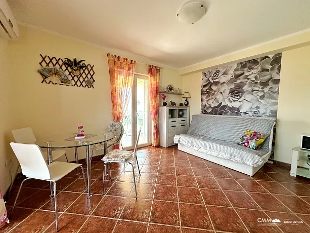 Lustica Bay yakınında havuz ve spa bulunan mini otel