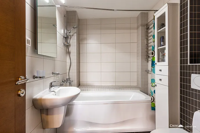Pržno’da 84 m² İki Yatak Odalı Daire – Konfor ve Sıcaklık Denize Yakın