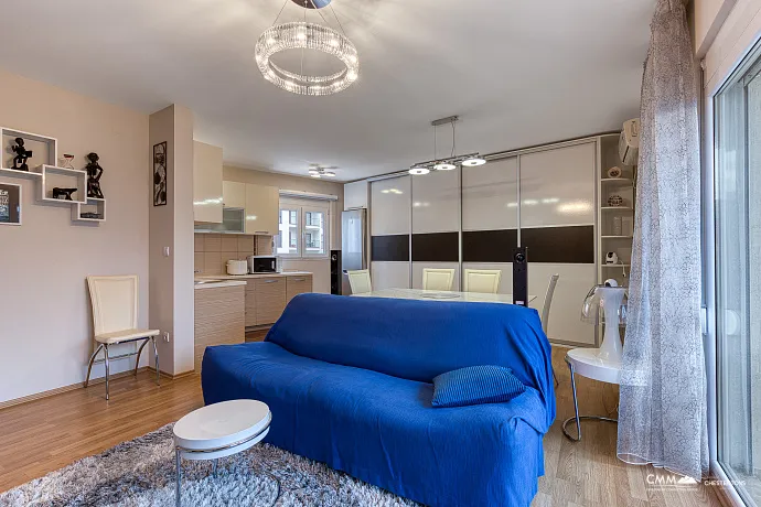 Bečići’de 2 yatak odalı daire