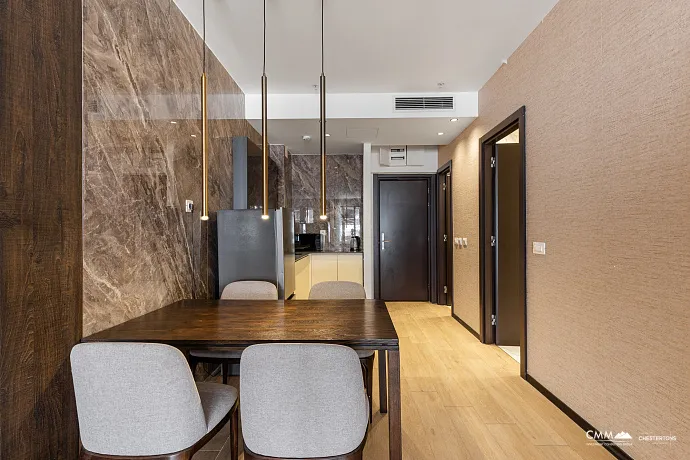 Bečići’de lüks şekilde döşenmiş daire satışa sunulmuştur. Bu fırsat gerçekten kaçırılmamalıdır.