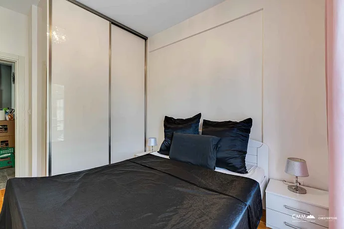 Bečići'de Geniş Teraslı, Garajlı Modern 1+1 Daire