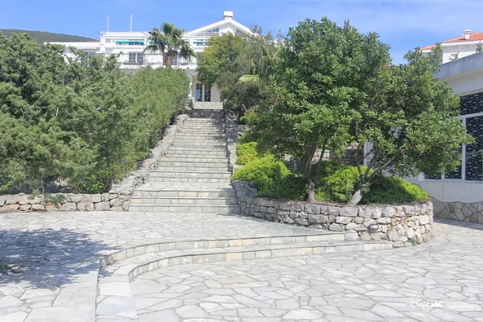 Deniz manzaralı lüks villa